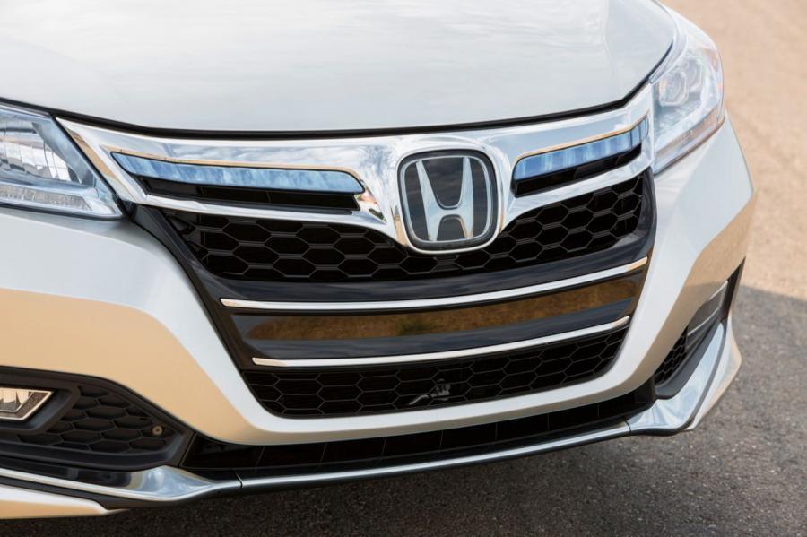  Honda Accord Plug-In Hybrid 2014 года  (фото 31 из 109)
